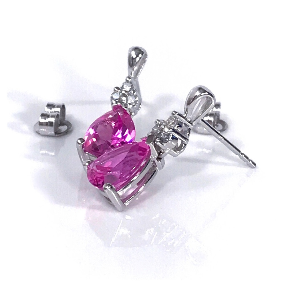 10KT WHITE GOLD 2.30 CARAT SAPPHIRES & .12 CARAT WHITE DIAMOND PENDULUM EARRINGS